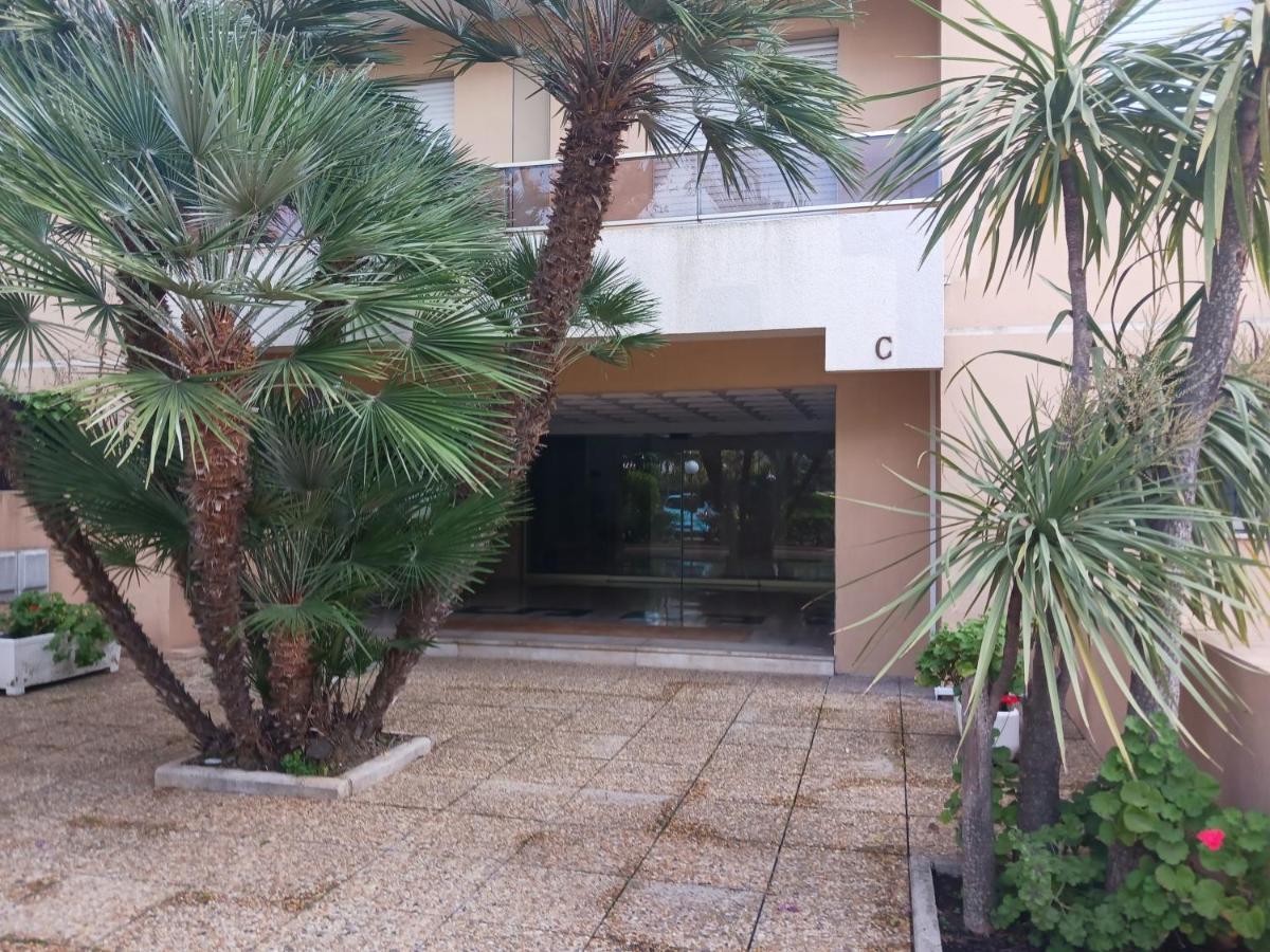 Rez-De-Jardin Grand Studio Appartamento Cros-de-Cagnes Esterno foto